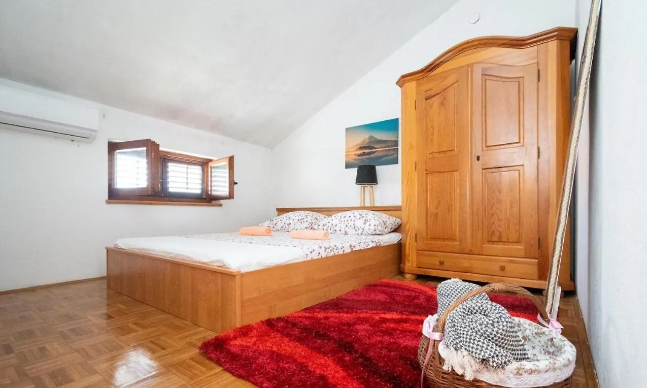 Apartmani Diran Preko